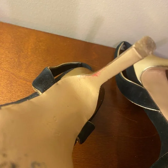 Black And Gold BCBG Sling Back Heels size 9.5 - Picture 5 of 7